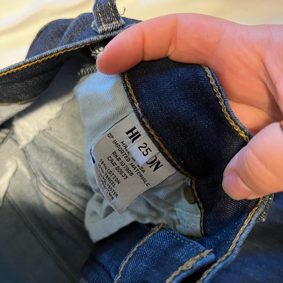 Hudson Jeans size 25 super stretchy with rips on the knees - Picture 5 of 5